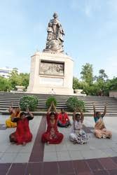 damoh,Two infamous, crooks run ,Patharia police station,tricking the police