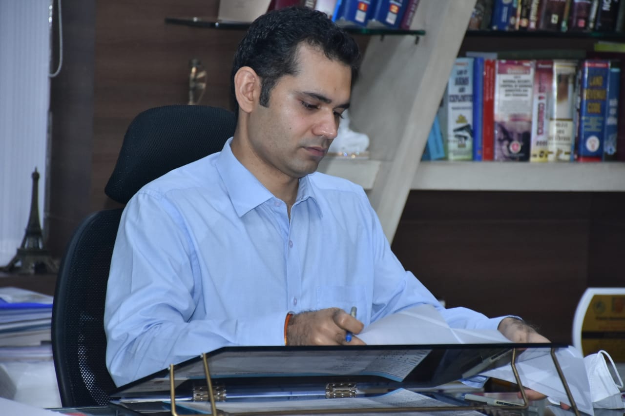 bhopal,Bhopal new collector, Lavania ,took charge