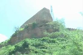 Gwalior, Girl commits suicide,y jumping from, fort wall