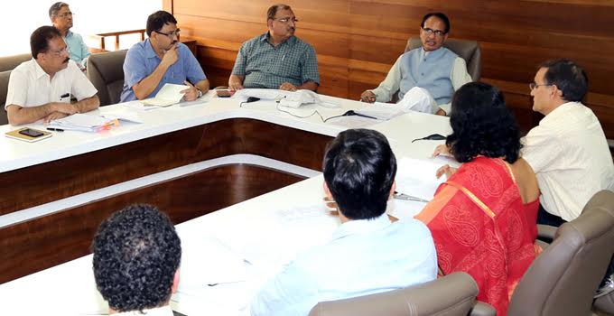 स्वाईन फ्लू और डेंगू के उपचार और रोकथाम के प्रयास युद्ध-स्तर पर हो