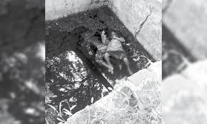 khandwa, Woman commits suicide, two daughters, body found