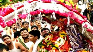 ujjain, Sixth ride, Lord Mahakal today, devotees outside