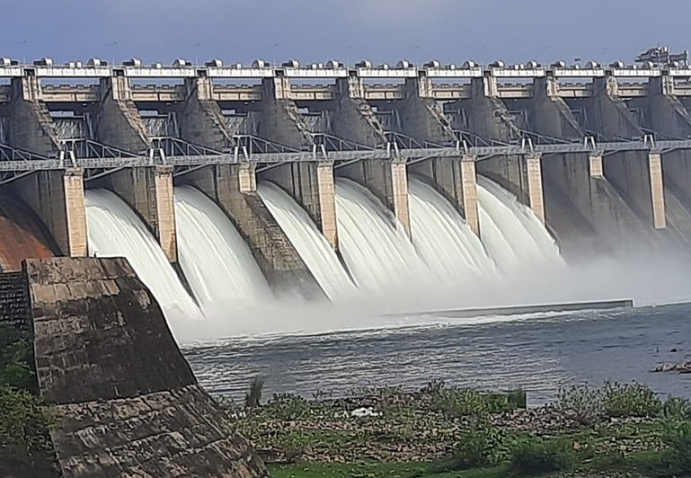 bhopal, Strong rain, night  districts , Madhya Pradesh, six gates ,Bansagar Dame