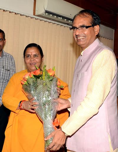 शिवराज ने उमा से मांगे 26 हजार करोड़