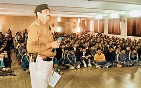 DPS के  बच्चों, वाहन चालकों को दिया प्रशिक्षण