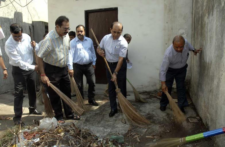 जनसम्पर्क आयुक्त ने की सफाई