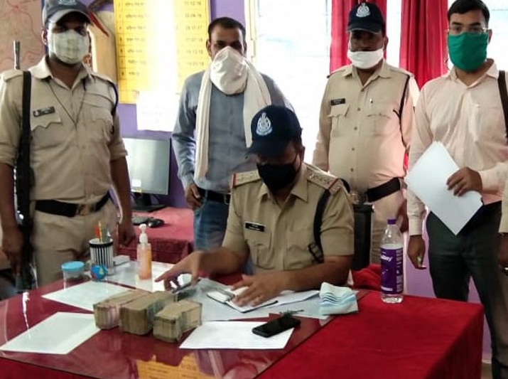 indore,Saver by-election, cash in excess , Rs 50 lakh found , car during checking