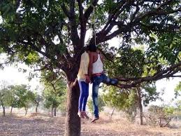 Indore, Youth-woman ,commits suicide,hanging on tree