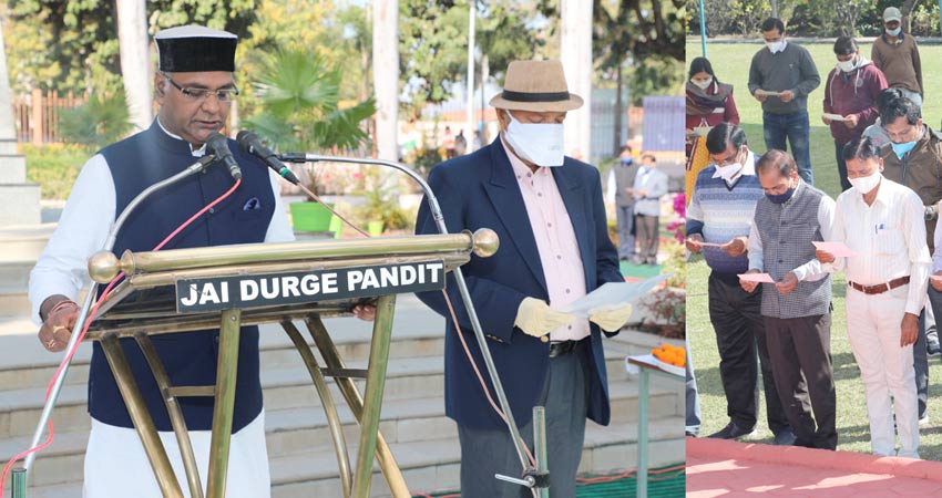 bhopal,MP Officers ,employees took oath,good governance,government office