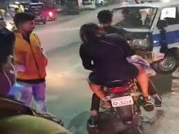 Indore:,Drunken girl ,commits street commotion, video goes viral