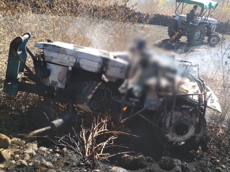 dindori,Fire breaks out, after tractor overturns, two youths, burnt alive, one injured