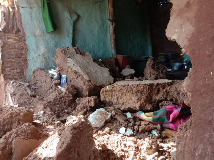 khandwa,Five killed, two killed , house collapse 