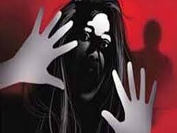 Jabalpur, Mother continued, lick, crooks ran away , minor daughters