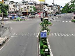 Indore, People out in lockdown also, police chased them with sticks