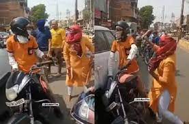 jabalpur,  Angry girl ,beat up, young man