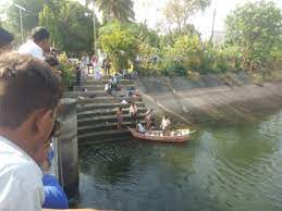 khandwa, 4 girls,bathe canal,Onkoreshwar died 