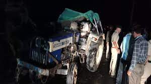 bhind, Tractor-trolley ,full of processions, overturned canal