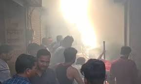 khandwa, fire , fruit warehouse