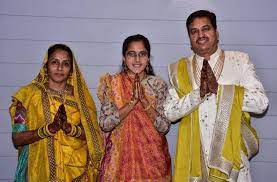 ratlam, Initiator couple, daughter pulled out