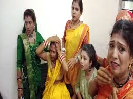 indore, Policemen accused,assaulting women