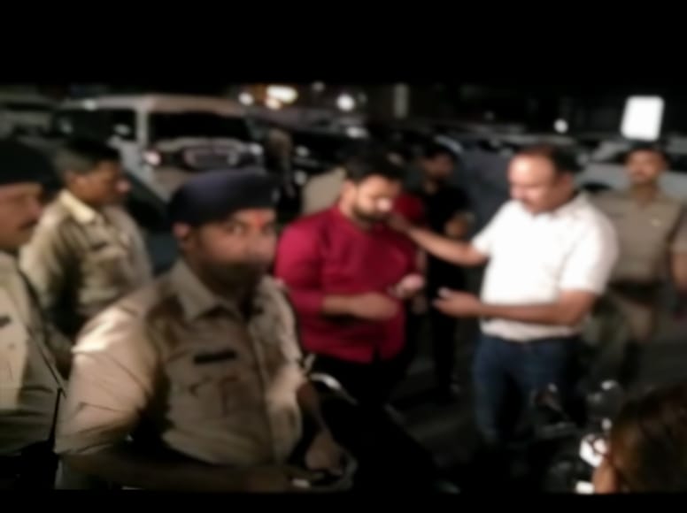 रानी कमलापति की पार्किंग में कपल्स के दारू का अड्डा