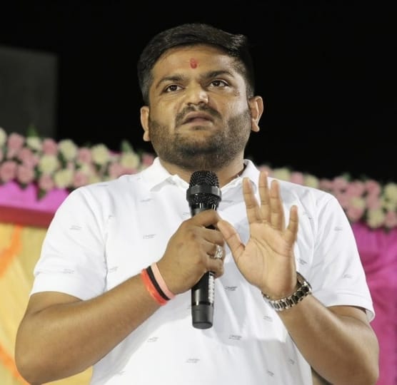 हार्दिक पटेल ने कांग्रेस से दिया इस्तीफा