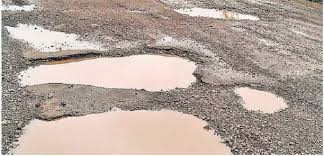 कोलार और भोपाल की सड़कें बदहाल 