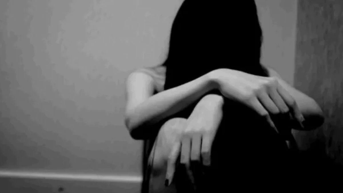 फेसबुक फ्रेंड ने छात्रा से किया रेप फिर झूठी शादी