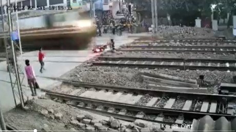 आरपीएफ जवान ने बचाई 50 वर्षीय ऑटो चालक की जान