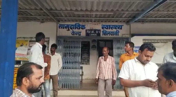 तेज आंधी से गिरा कच्चा मकान मासूम बच्ची समेत 4 की मौत 