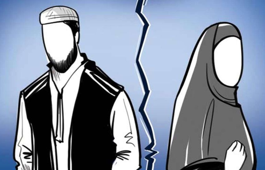 चुनाव लड़ रही बीवी मियां संभाल रहे मैदान 