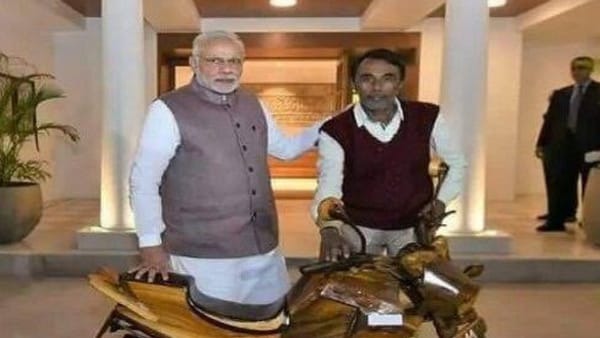 मोदी और अमिताभ बच्चन को गिफ्ट देने वाले शख्स के पास नहीं है घर