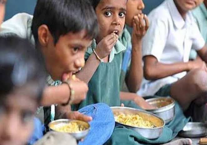 15 अगस्त को स्कूलों में विशेष भोज के लिए बजट प्रबंधन एवं मीनू जारी