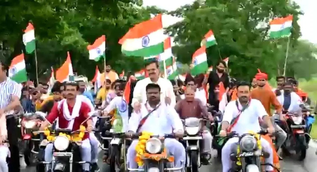 वीडी शर्मा की अलग अंदाज में तिरंगा यात्रा 