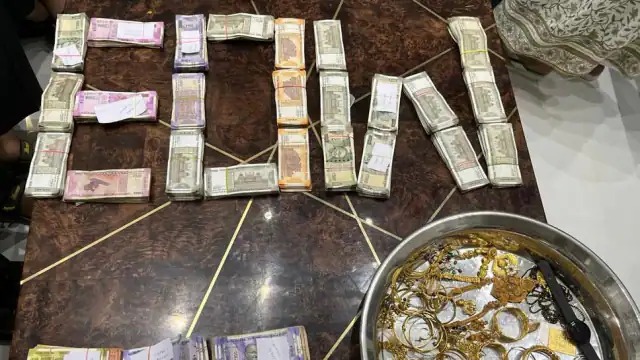 ट्रांसपोर्ट ऑफिसर  के घर पर EOW ने मारा छापा, 600 गुना से ज्यादा संपत्ति पाई गयी 