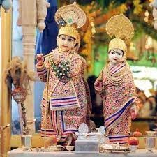 ग्वालियर में जन्माष्टमी पर हीरा पन्ना माणिक पुखराज से सजे राधा कृष्ण 