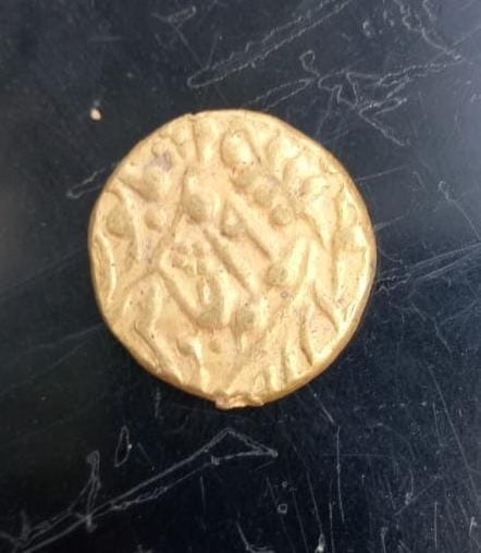 मकान की खुदाई के दौरान मिला खजाना 