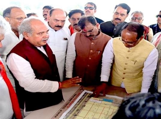 प्रधानमंत्री नरेंद्र मोदी की यात्रा की तैयारियों का मुख्यमंत्री ने  लिया जायजा 