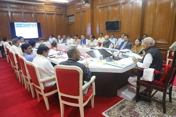 कुलपतियों की बैठक में राज्यपाल ने दिए निर्देश 