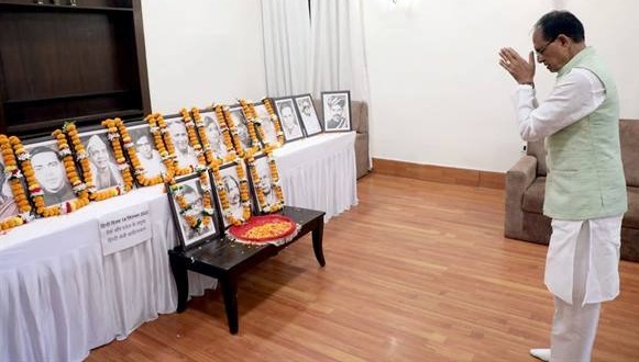 हिंदी दिवस के मौके पर हिंदी साहित्यकारों को सीएम शिवराज का नमन 