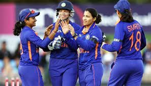 इंग्लैंड को हराकर भारत ने की मैच में बराबरी 