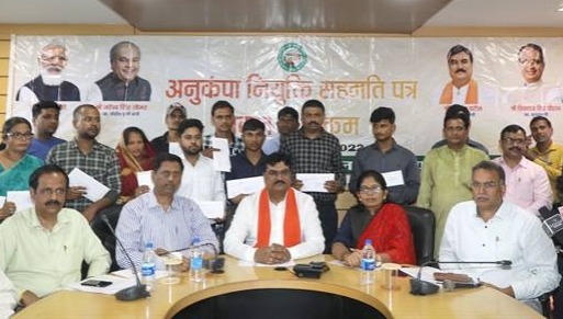 मंडी बोर्ड में 13 परिजन को दिए गए  अनुकम्पा नियुक्ति सह-सहमति पत्र 