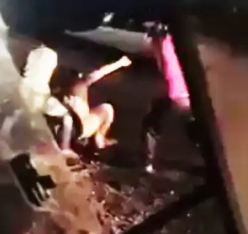 एएसआई पर लाठी डंडे लेकर टूटे ट्रक ड्राइवर वीडियो हुआ वायरल 