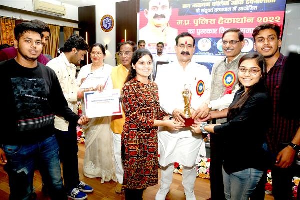 प्रदेश के गृह मंत्री मिश्रा ने कहा स्मार्ट पुलिसिंग के लिये मध्यप्रदेश में लगातार हो रहा काम 