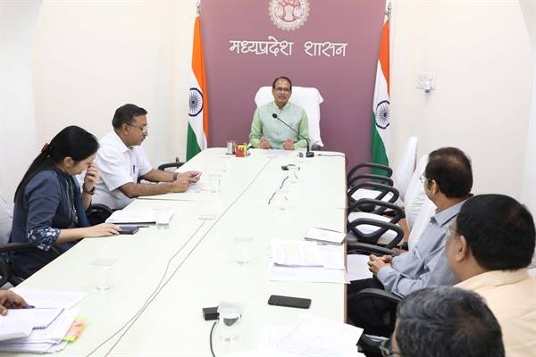 मुख्यमंत्री ने कहा किसानो के लिए हो खाद की उपलब्धता भंडारण और वितरण भी व्यवस्थित