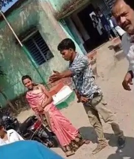 छिंदवाड़ा में तिलक लगा कर आने की वजह से छात्रों को शिक्षक ने पीटा 