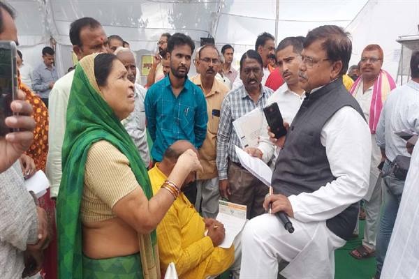 ऊर्जा मंत्री प्रद्युम्न सिंह तोमर ने कहा सरकार की योजनाओं का लाभ हर व्यक्ति तक पहुंचे 