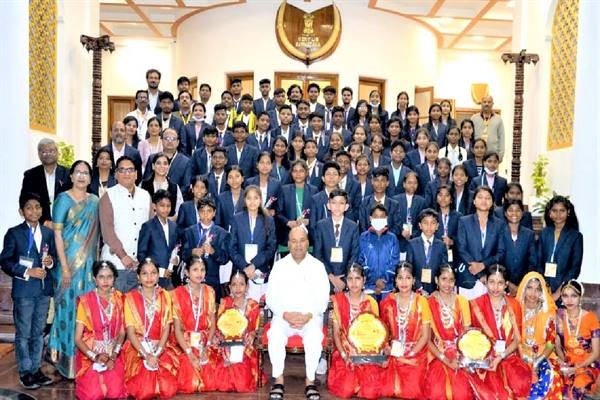 कल्चरल फेस्ट में  देश में तीसरे स्थान पर आये मध्यप्रदेश के जनजातीय विद्यार्थियों