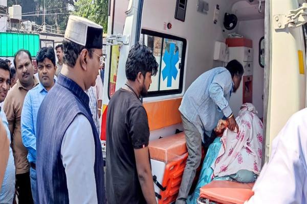 सारंग ने जनदर्शन में आयी कैंसर पीड़िता को  तत्काल पहुंचाया अस्पताल 