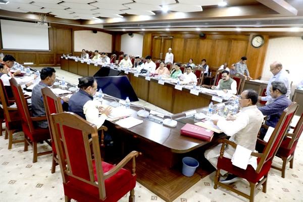 मुख्यमंत्री  शिवराज की अध्यक्षता में  मंत्रालय में मंत्रि परिषद की बैठक 